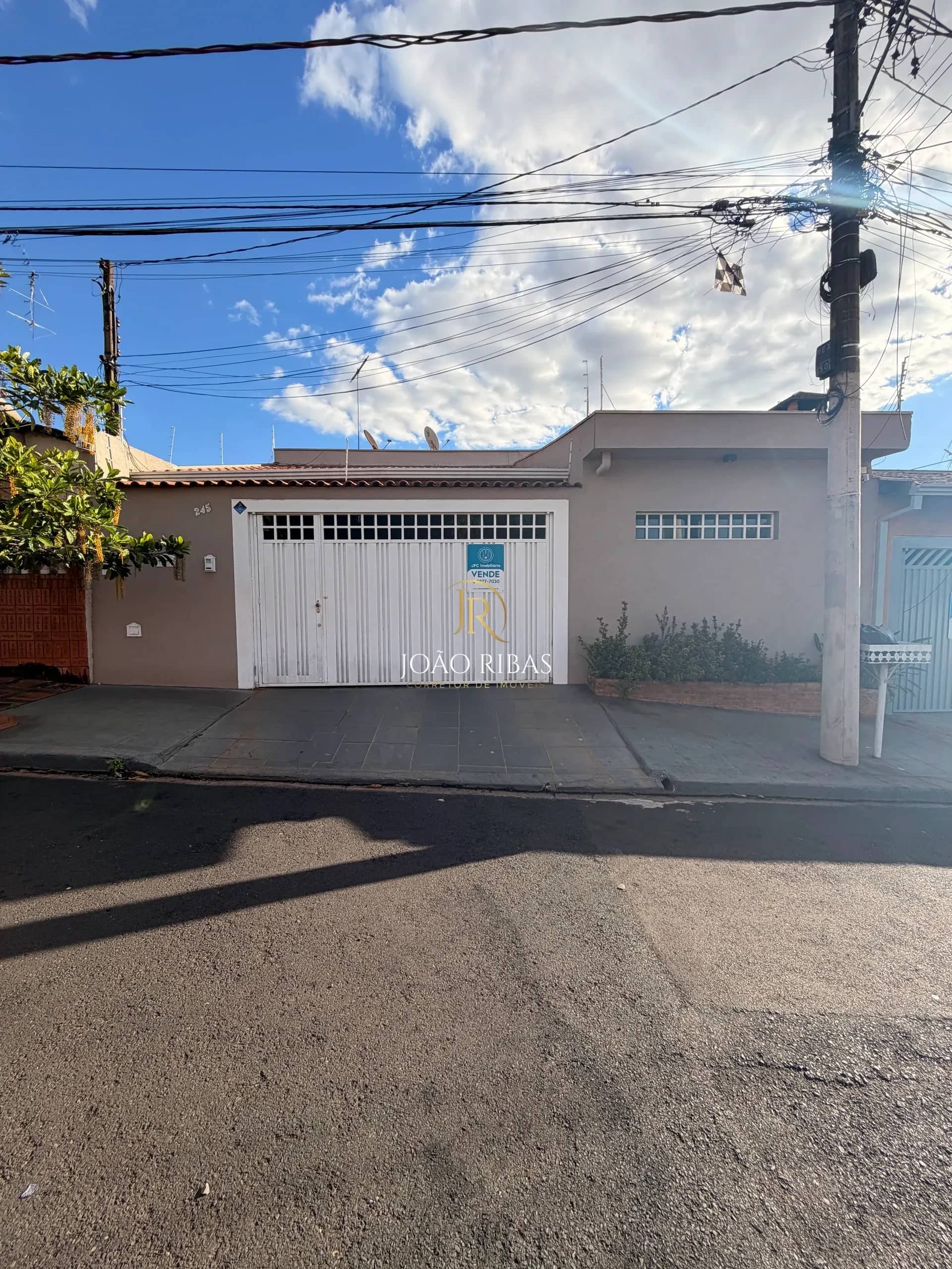 Casa à Venda no Jardim Geraldo de Carvalho | 3 Quartos, Sendo 1 Suíte | 168,36 m²